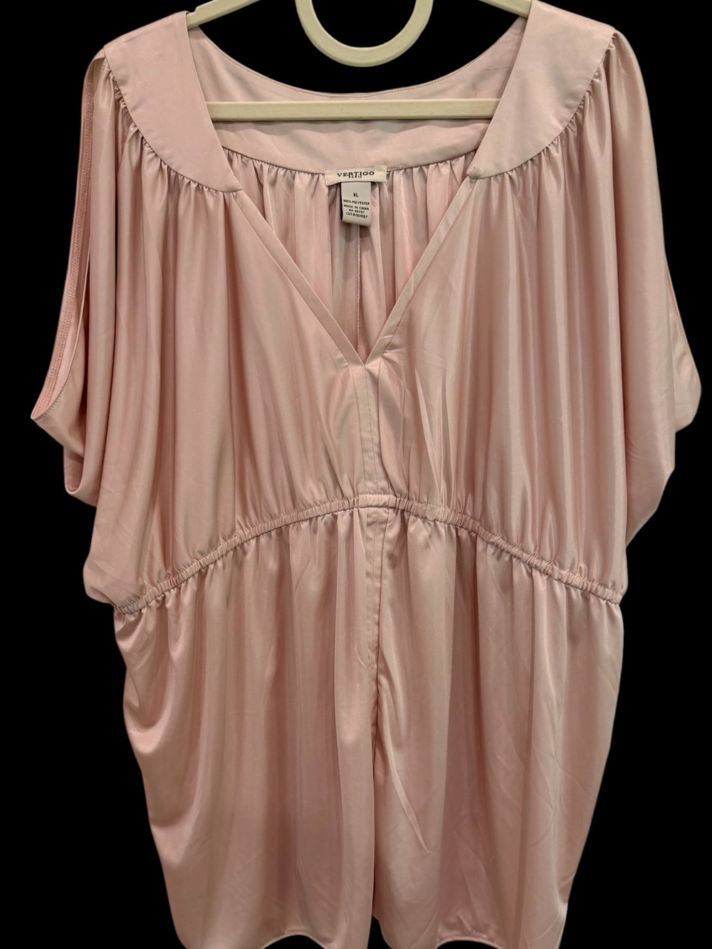 Vertigo Paris Satin V-Neck Shirt in Blush Pinkish, Cream Color. Size XL